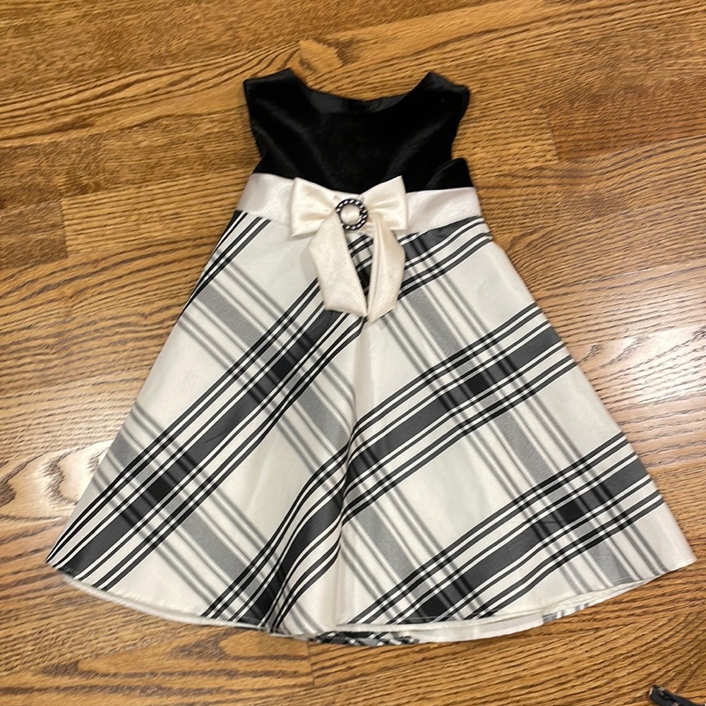 Youngland toddler dress 2T black and cream